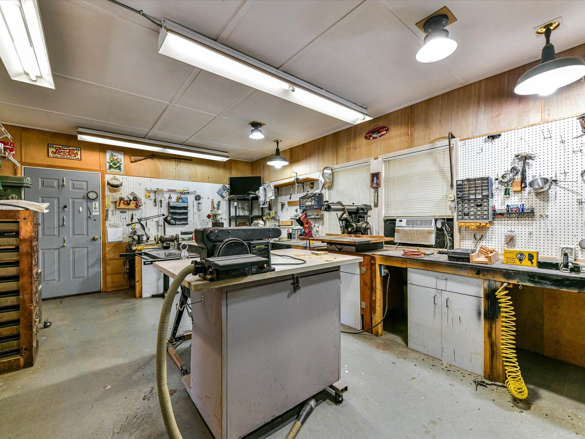 4511 Twin Oaks Place, Charlotte, NC 28212