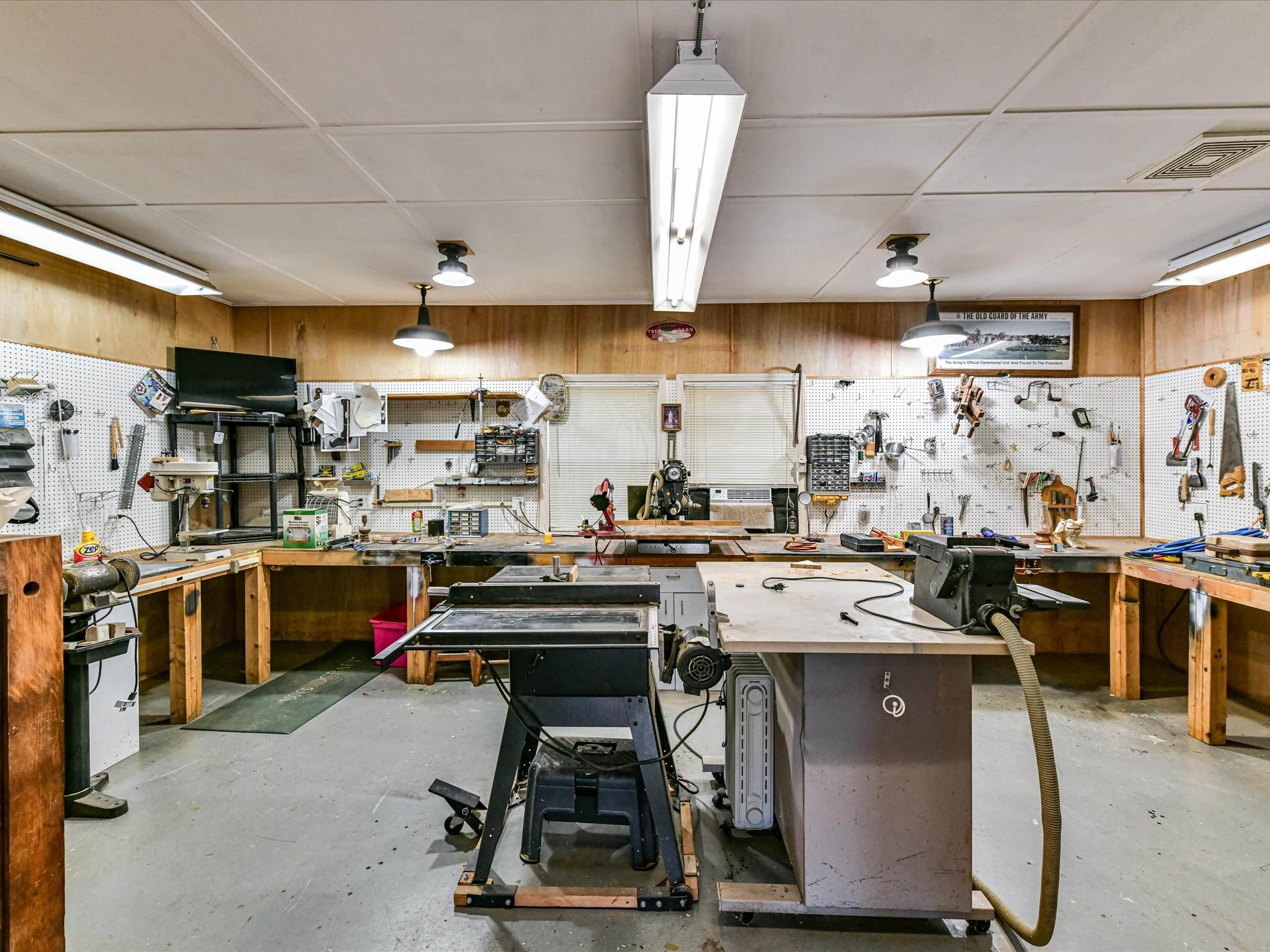 4511 Twin Oaks Place, Charlotte, NC 28212