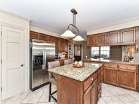 4511 Twin Oaks Place, Charlotte, NC 28212