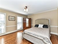 4511 Twin Oaks Place, Charlotte, NC 28212