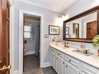 4511 Twin Oaks Place, Charlotte, NC 28212