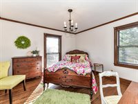 4511 Twin Oaks Place, Charlotte, NC 28212