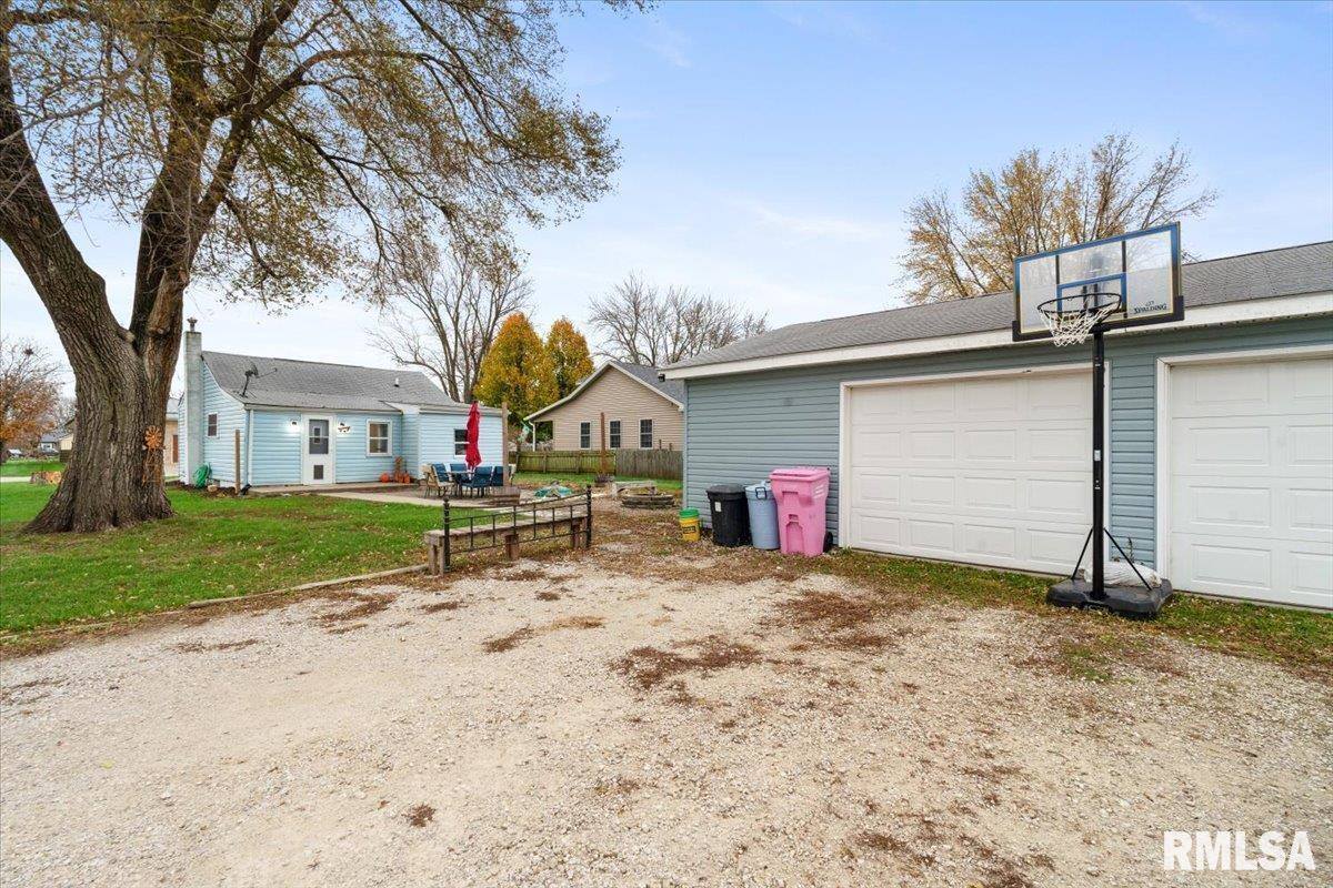 601 2ND Street, Colona, IL 61241