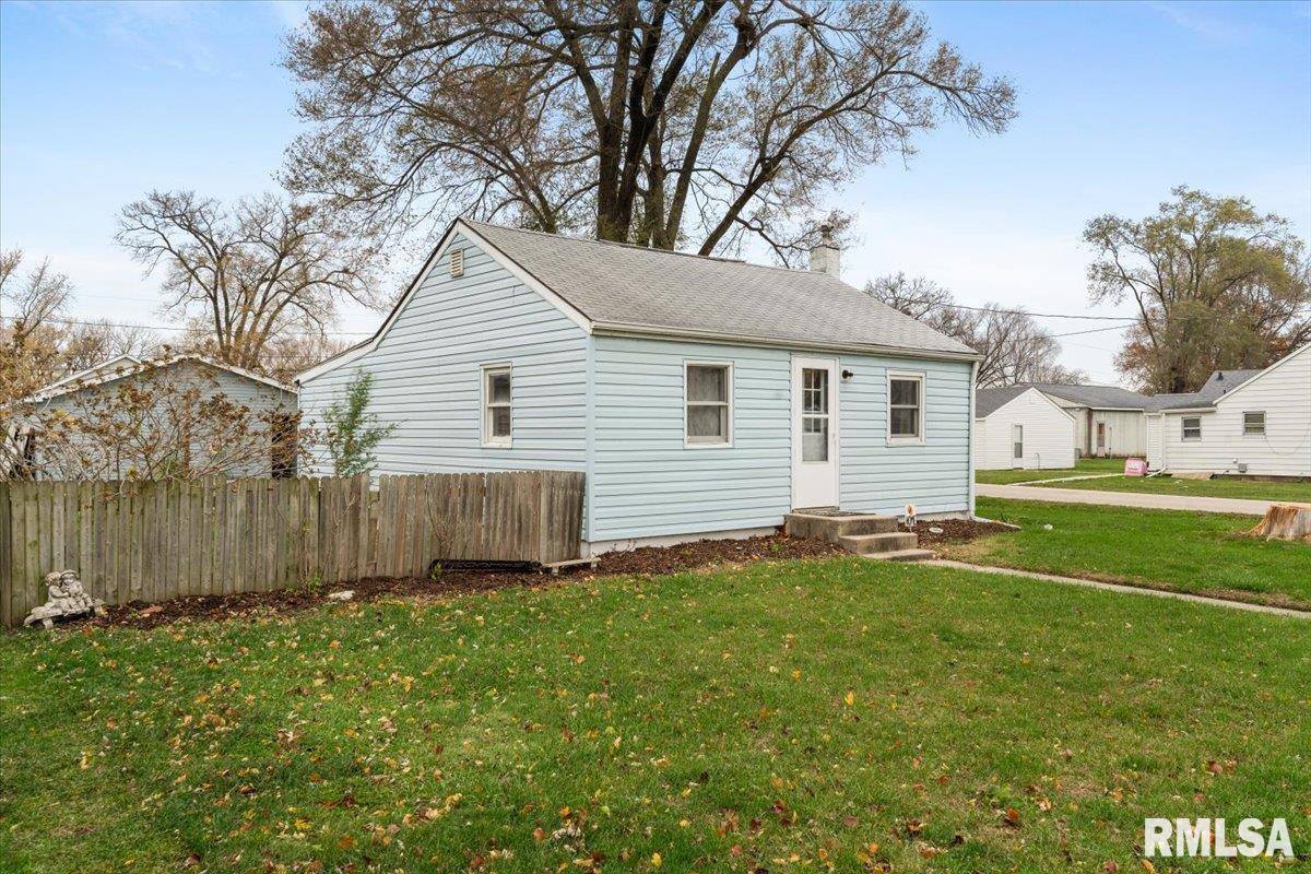 601 2ND Street, Colona, IL 61241