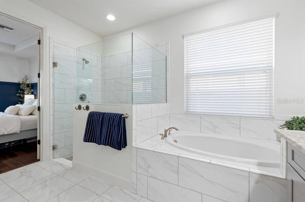 5790 Spider Lily Circle, Sarasota, FL 34238