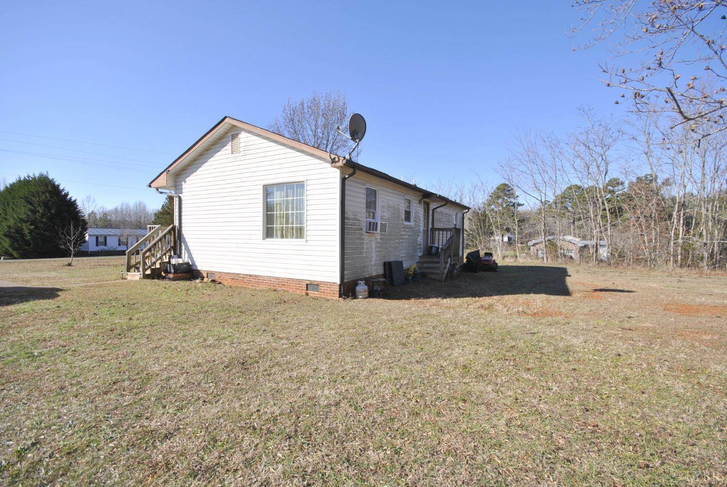 1114 Golden Leaf Rd, #4, Nathalie, VA 24577