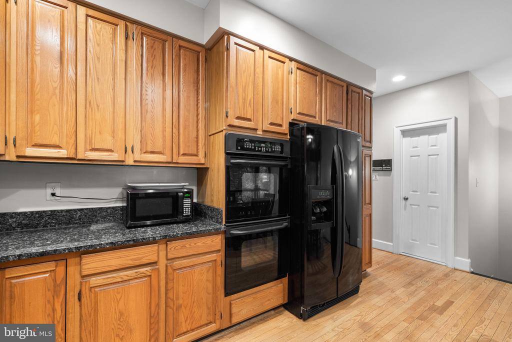 9958 Foxborough Circle, Rockville, MD 20850