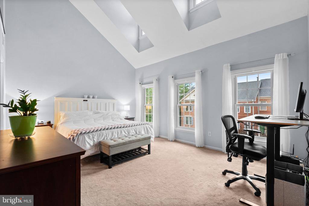 9958 Foxborough Circle, Rockville, MD 20850