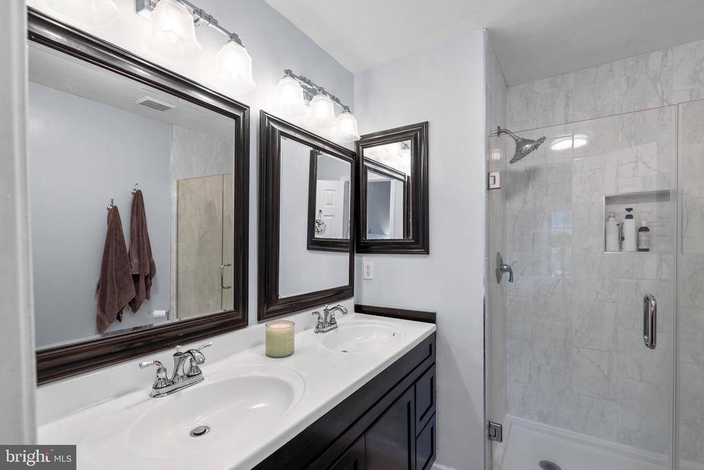 9958 Foxborough Circle, Rockville, MD 20850