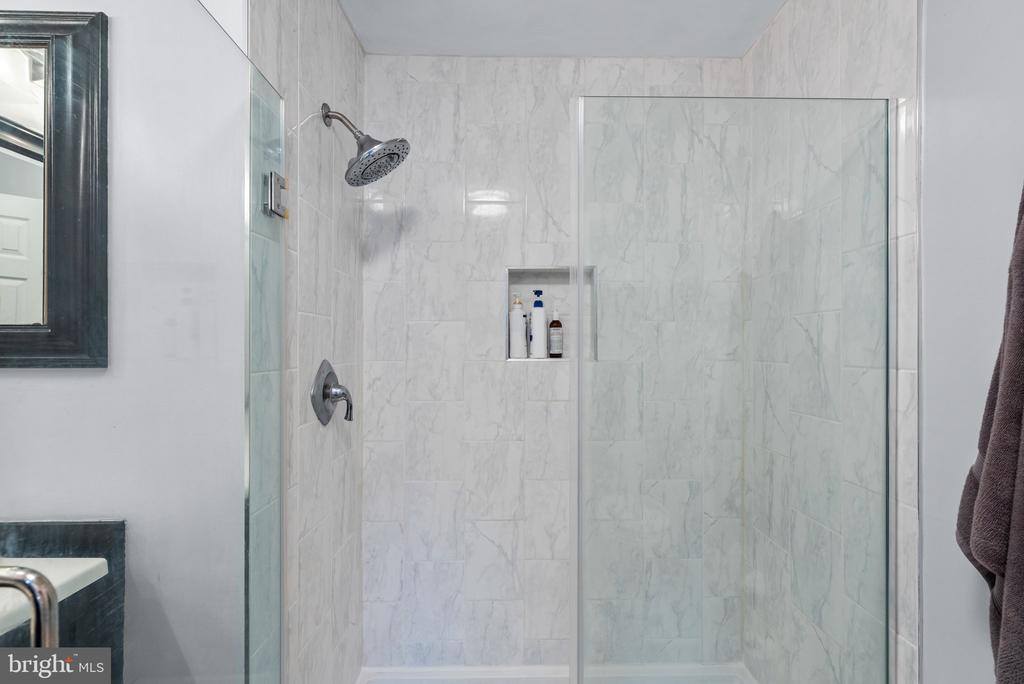 9958 Foxborough Circle, Rockville, MD 20850