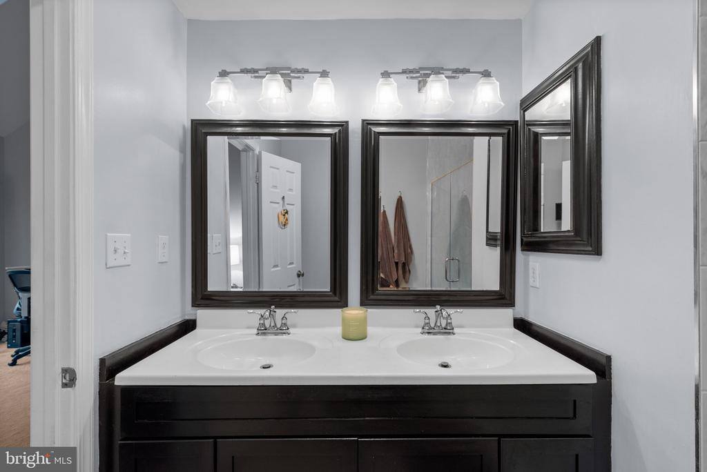 9958 Foxborough Circle, Rockville, MD 20850