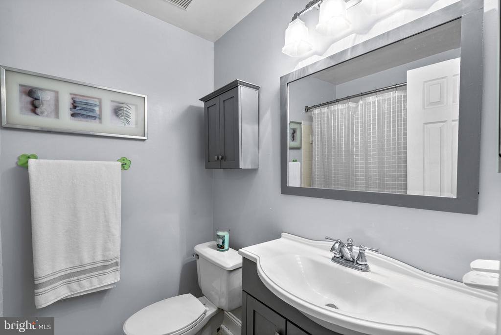 9958 Foxborough Circle, Rockville, MD 20850