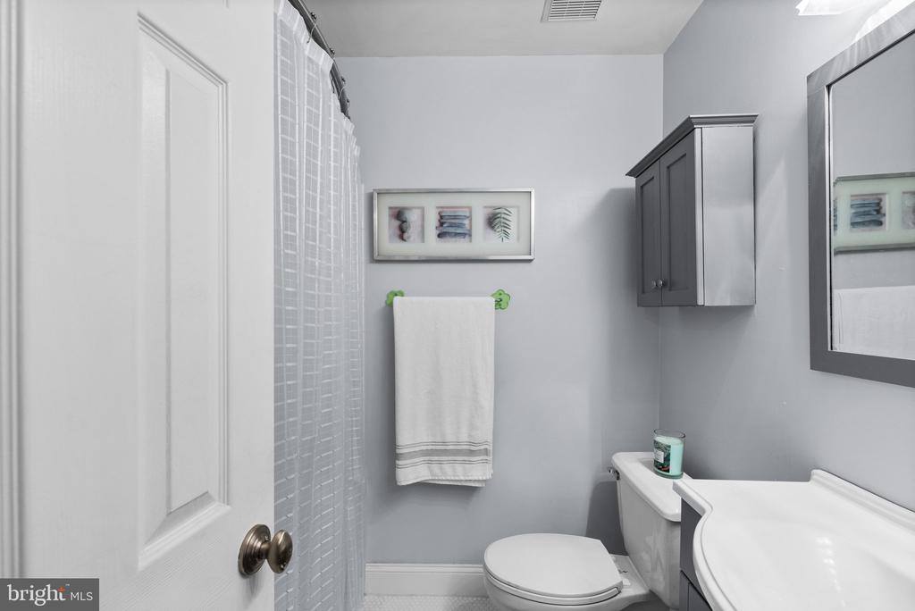 9958 Foxborough Circle, Rockville, MD 20850