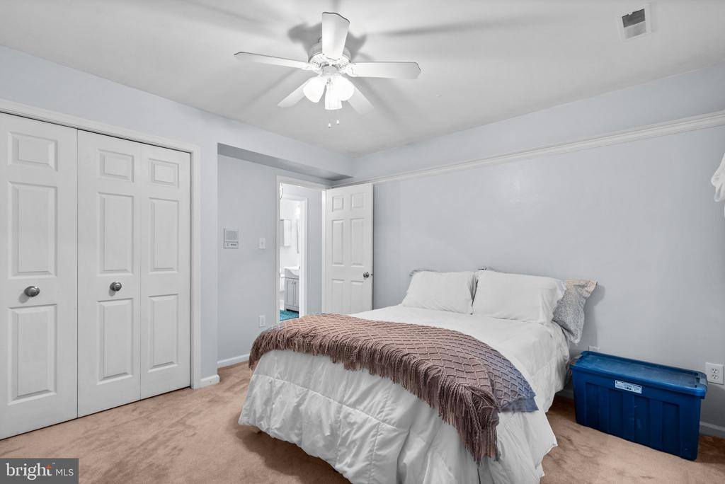 9958 Foxborough Circle, Rockville, MD 20850