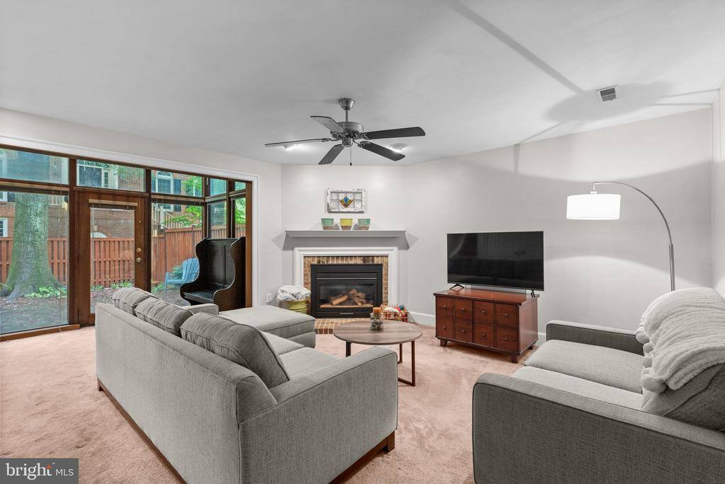 9958 Foxborough Circle, Rockville, MD 20850