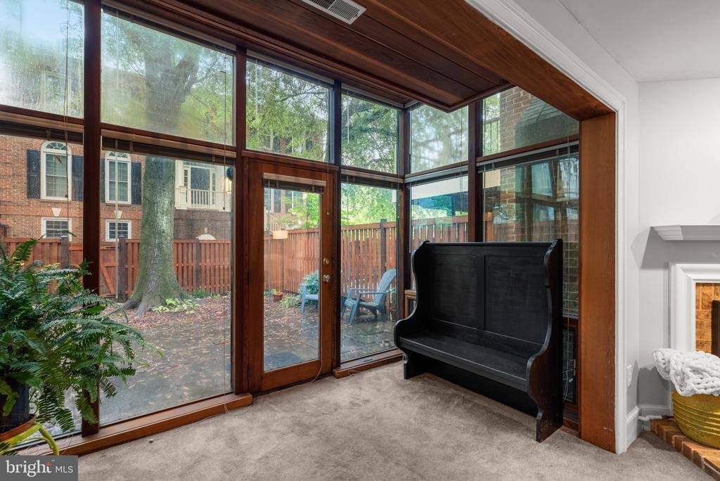 9958 Foxborough Circle, Rockville, MD 20850