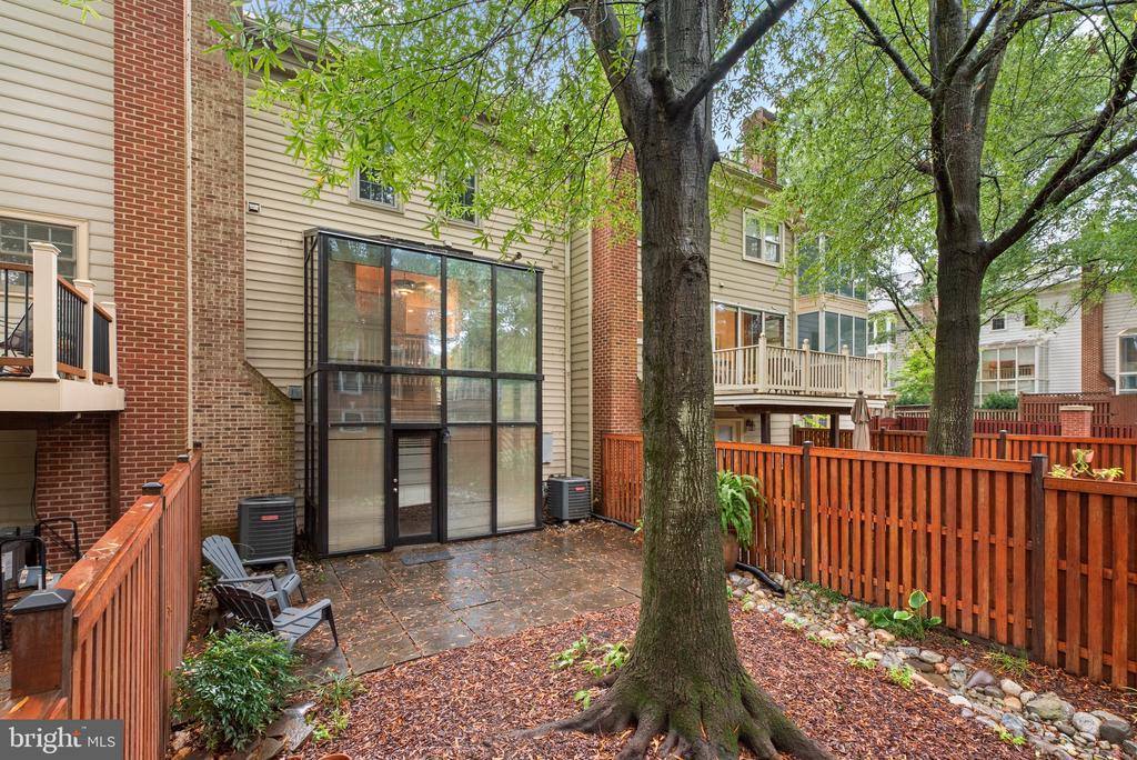 9958 Foxborough Circle, Rockville, MD 20850