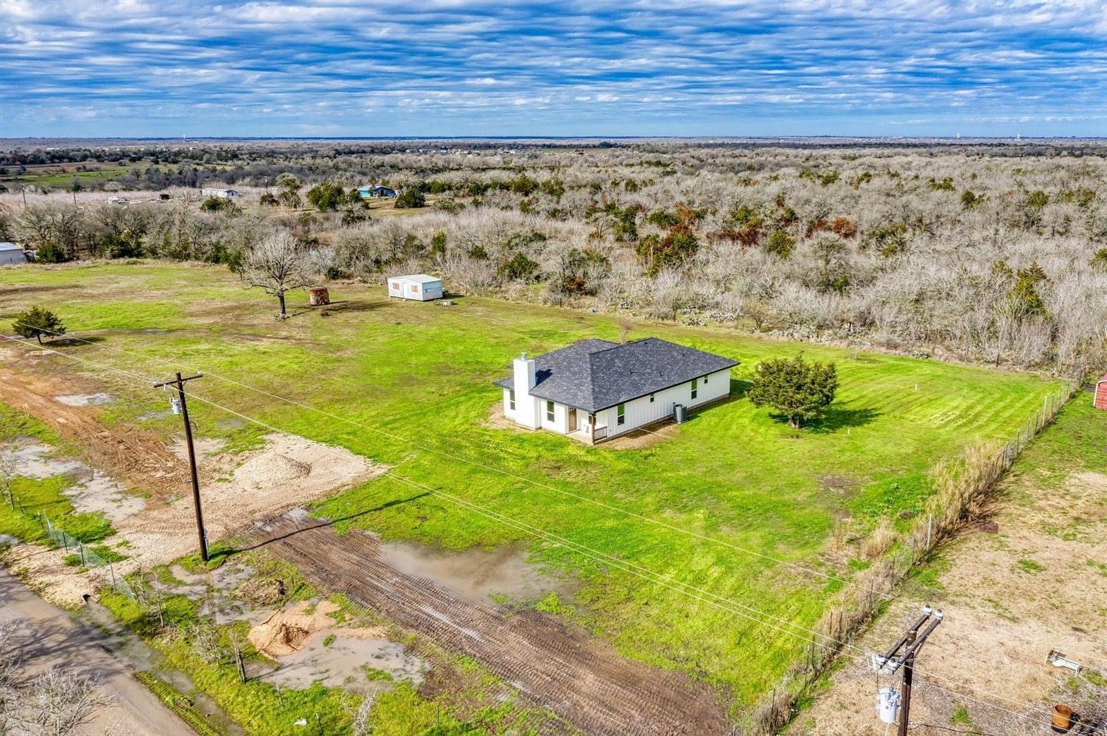 2855 Dale Ln, Dale, TX 78616