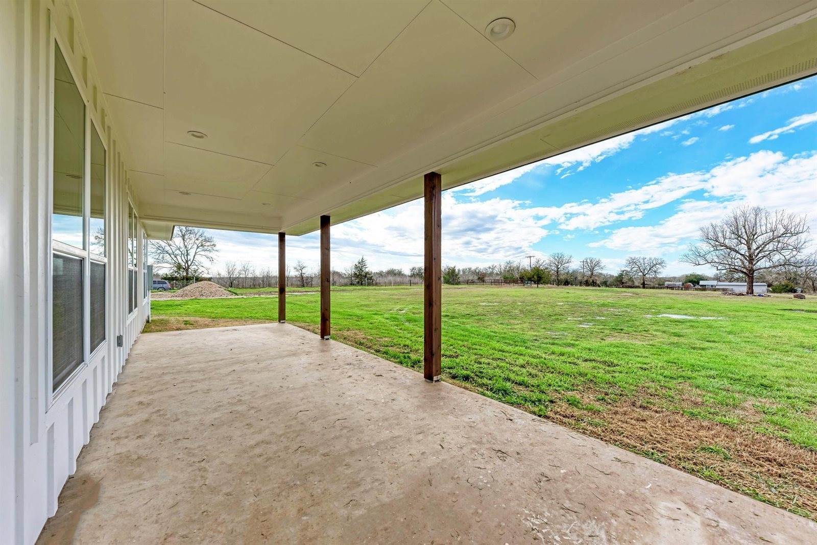 2855 Dale Ln, Dale, TX 78616