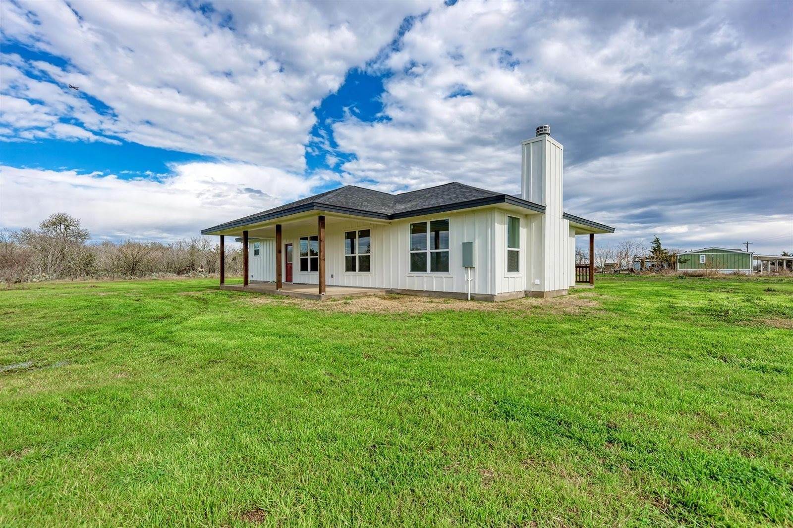 2855 Dale Ln, Dale, TX 78616