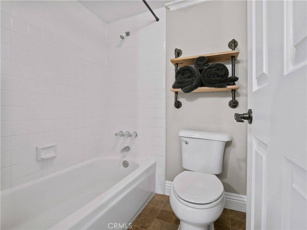 28327 Welfleet Lane, Saugus, CA 91350