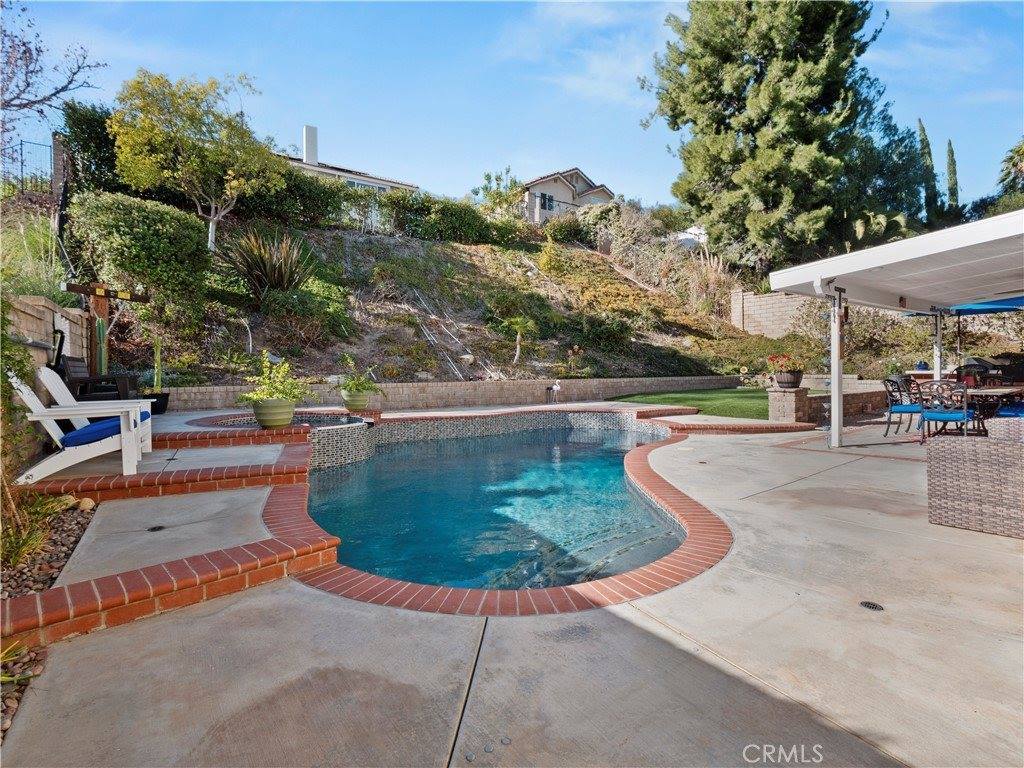 28327 Welfleet Lane, Saugus, CA 91350