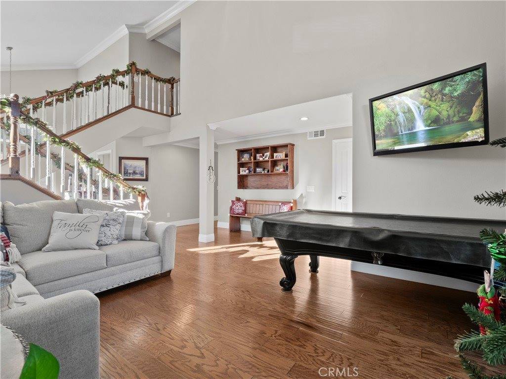 28327 Welfleet Lane, Saugus, CA 91350