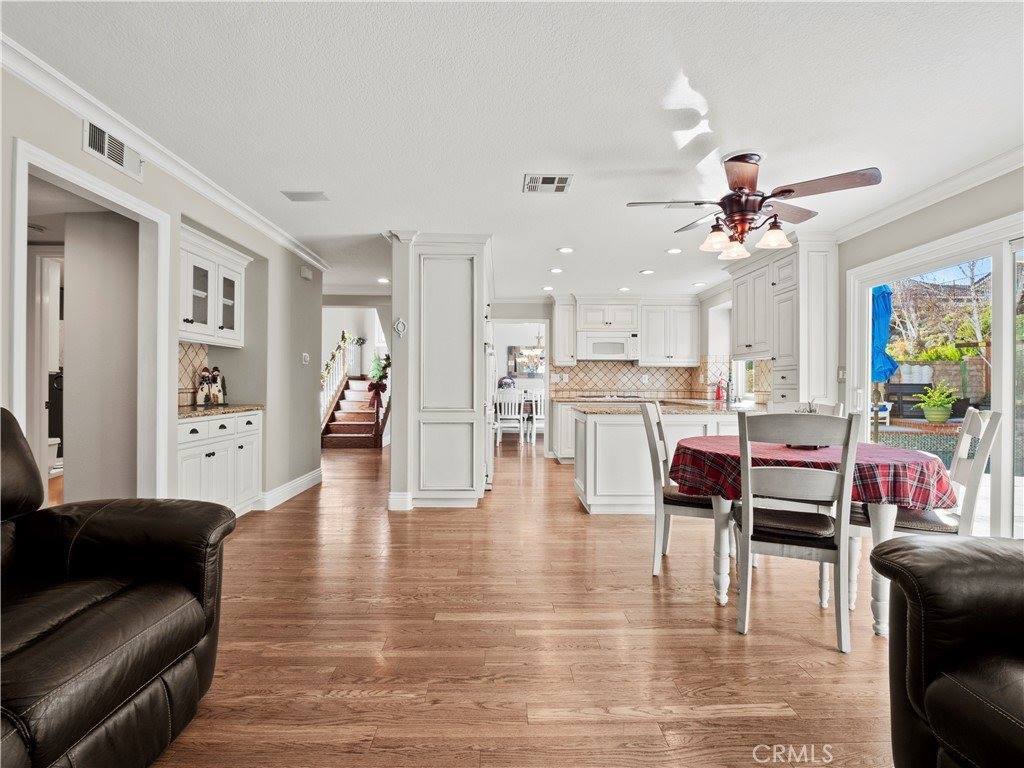 28327 Welfleet Lane, Saugus, CA 91350