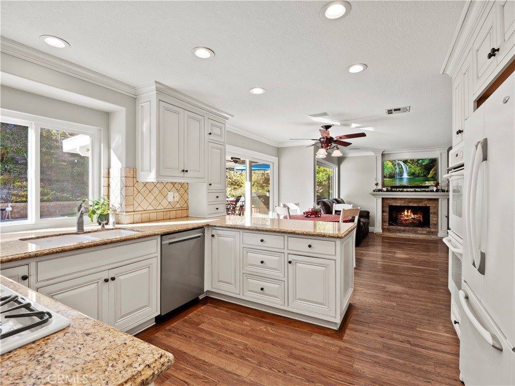 28327 Welfleet Lane, Saugus, CA 91350