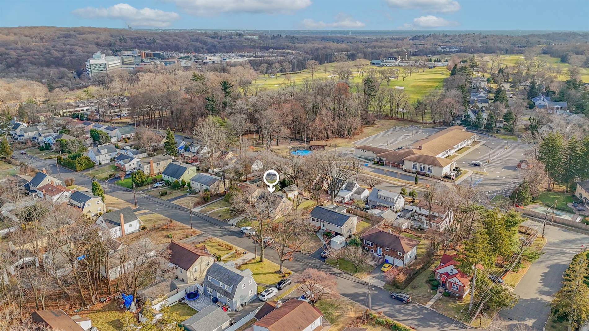 27 Summer Ave, Great Neck, NY 11021