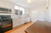 27 Summer Ave, Great Neck, NY 11021