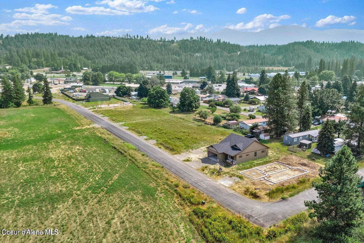 6816 Selkirk St, Bonners Ferry, ID 83805