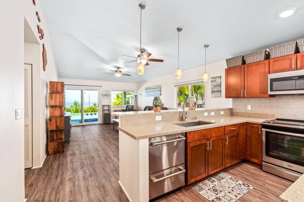 73-3711 Kaimalolo Pl, Kailua Kona, HI 96740