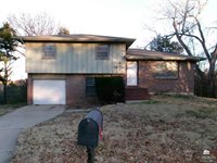 832 Dondee Drive, Manhattan, KS 66502