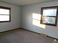 832 Dondee Drive, Manhattan, KS 66502