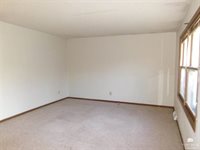 832 Dondee Drive, Manhattan, KS 66502