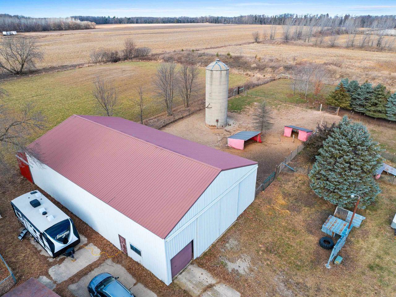 8672 Gohr Road, Krakow, WI 54137