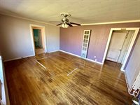 1541 Evonne Dr, Lake Charles, LA 70611