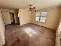 1541 Evonne Dr, Lake Charles, LA 70611