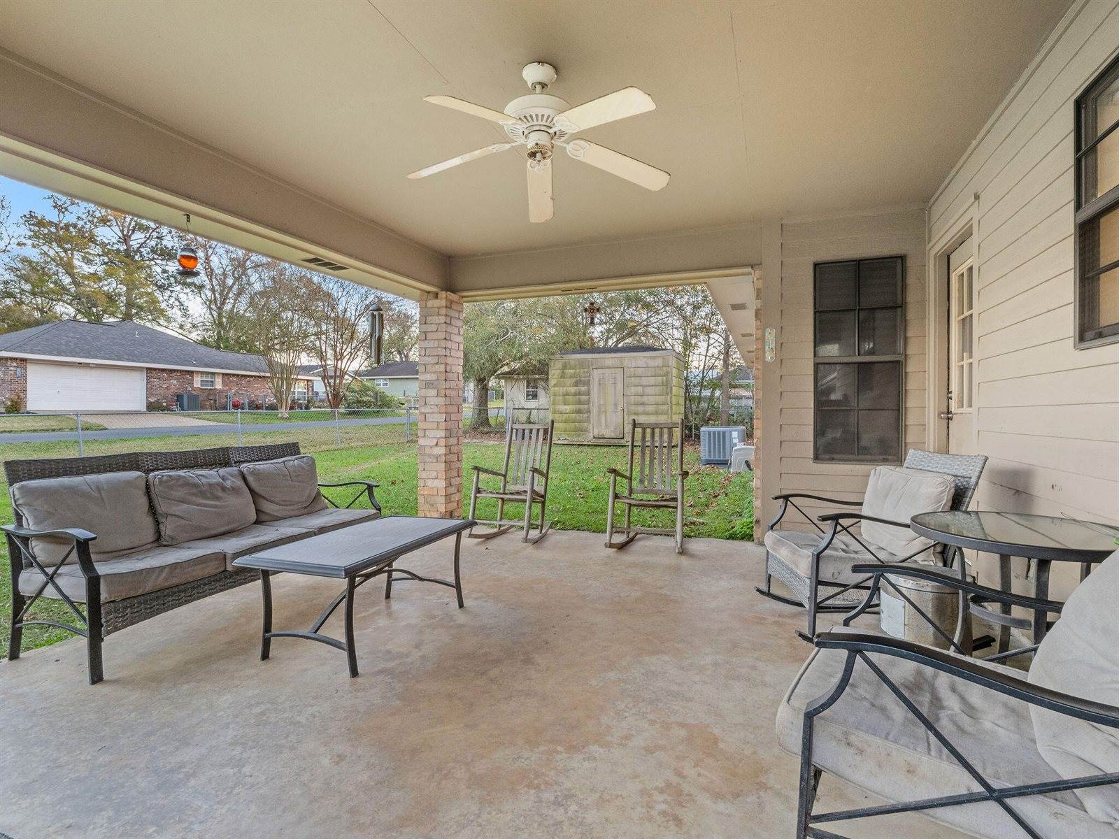 1621 Byron Dr, Rosepine, LA 70659