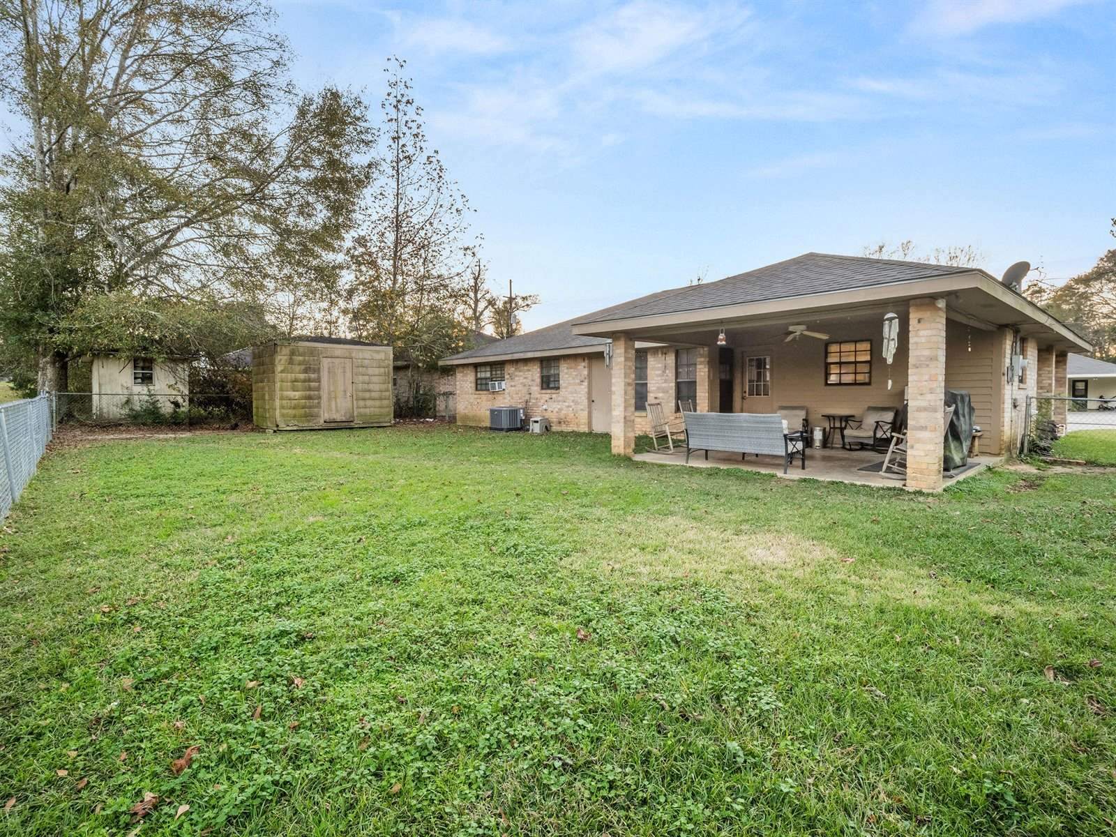 1621 Byron Dr, Rosepine, LA 70659