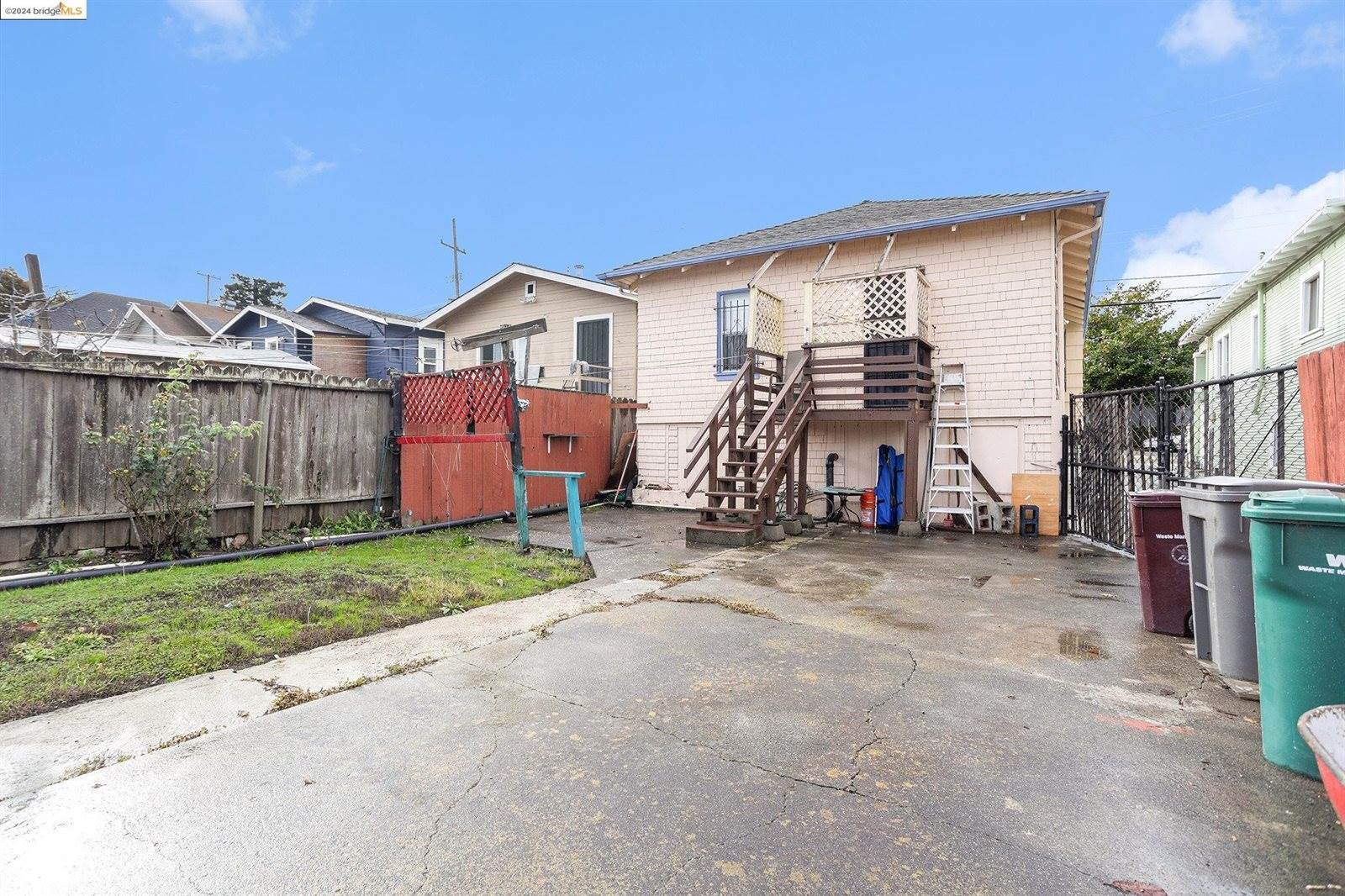 3708 Lyon Ave, Oakland, CA 94601