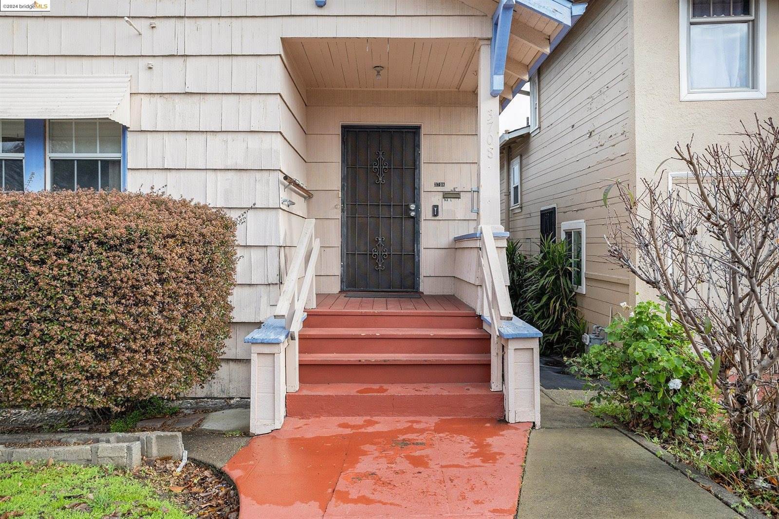 3708 Lyon Ave, Oakland, CA 94601