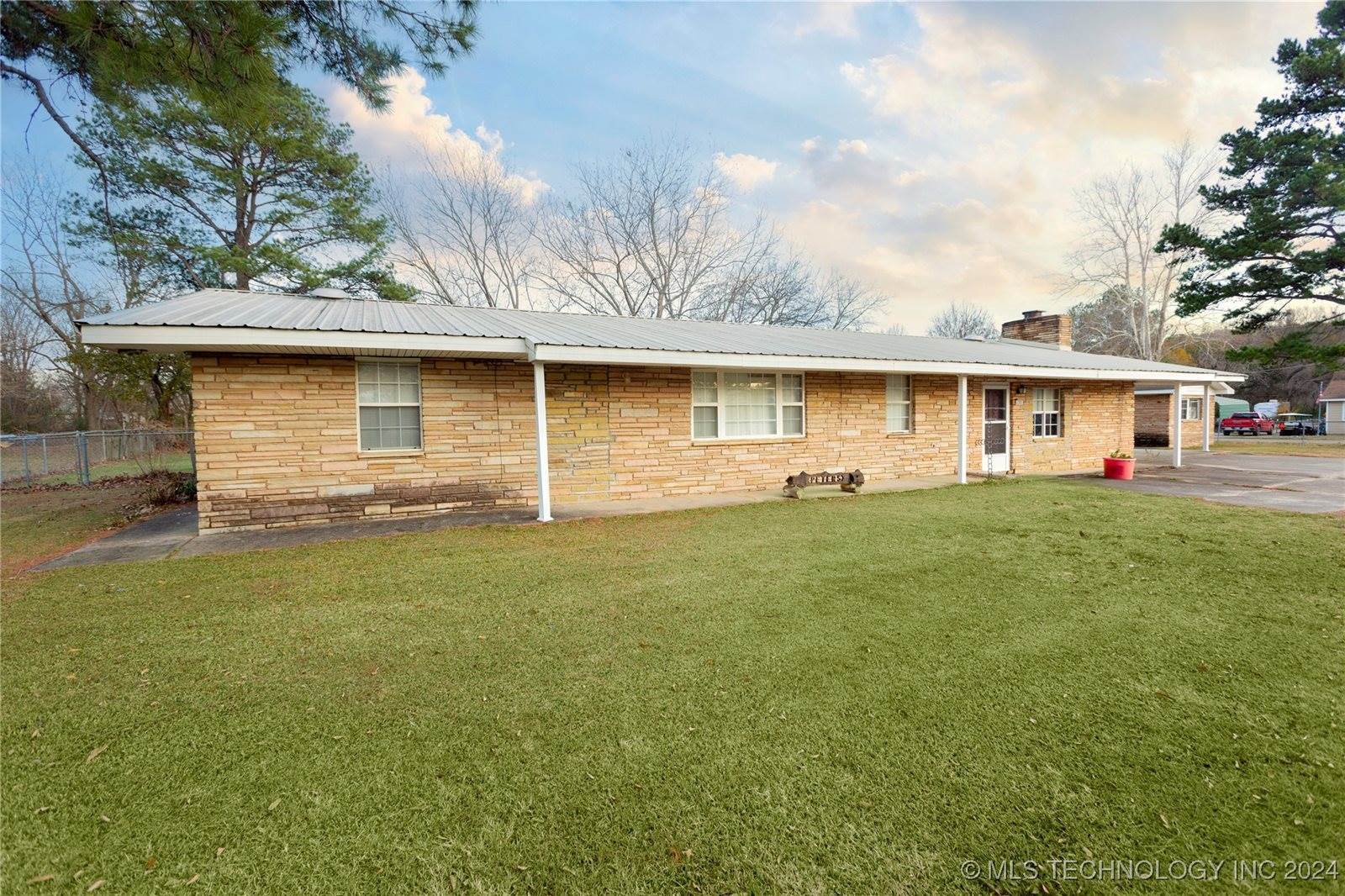 200 South K Street, Quinton, OK 74561