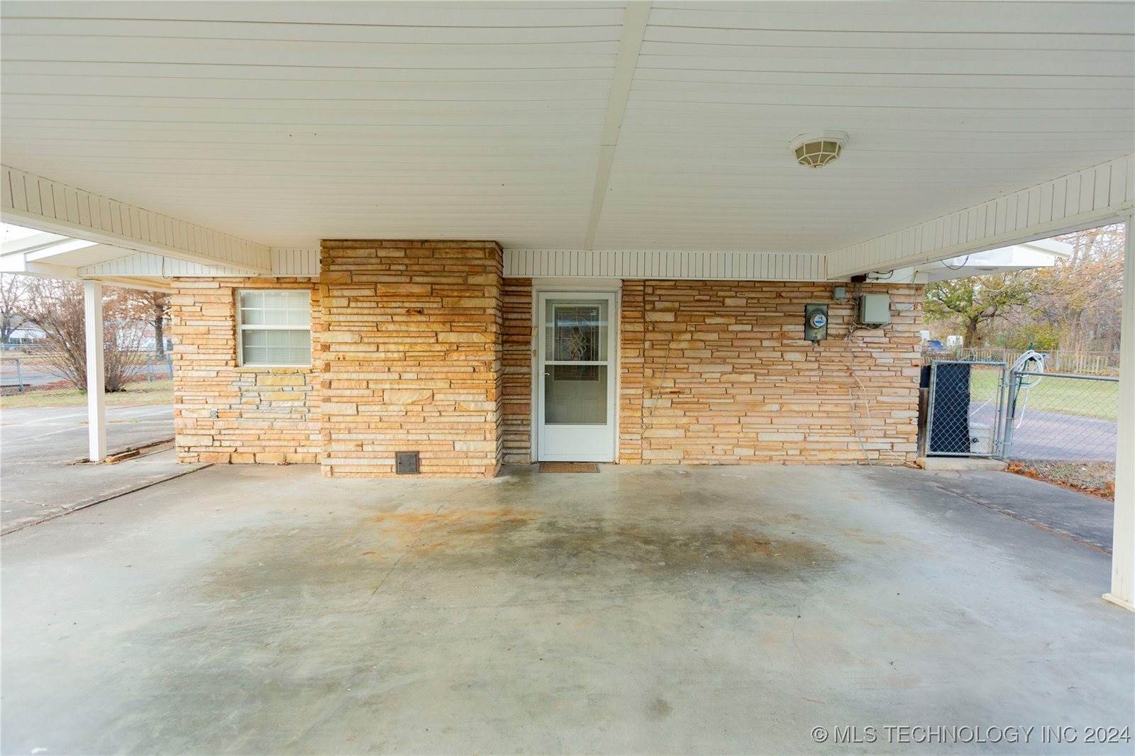 200 South K Street, Quinton, OK 74561