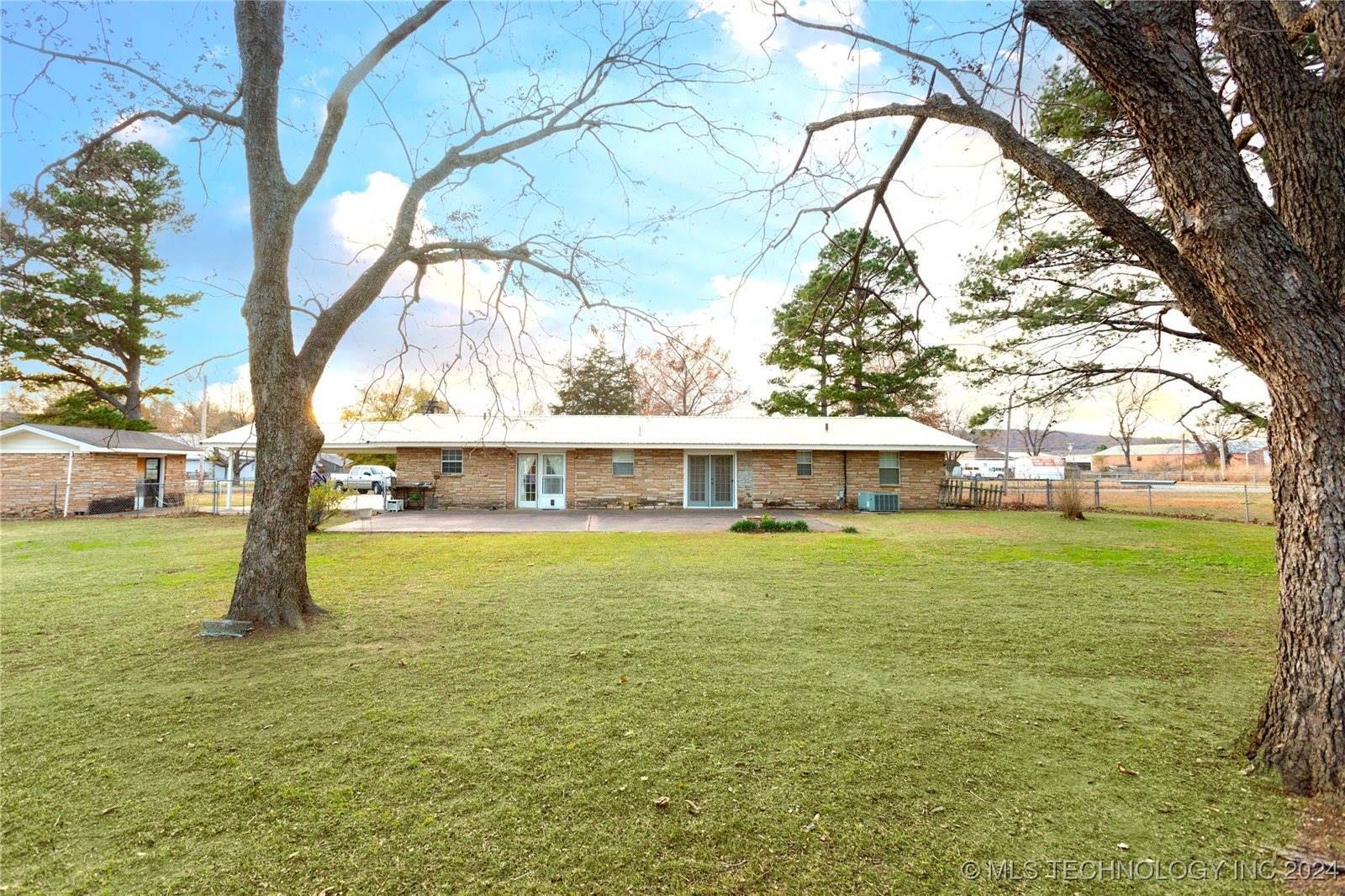 200 South K Street, Quinton, OK 74561