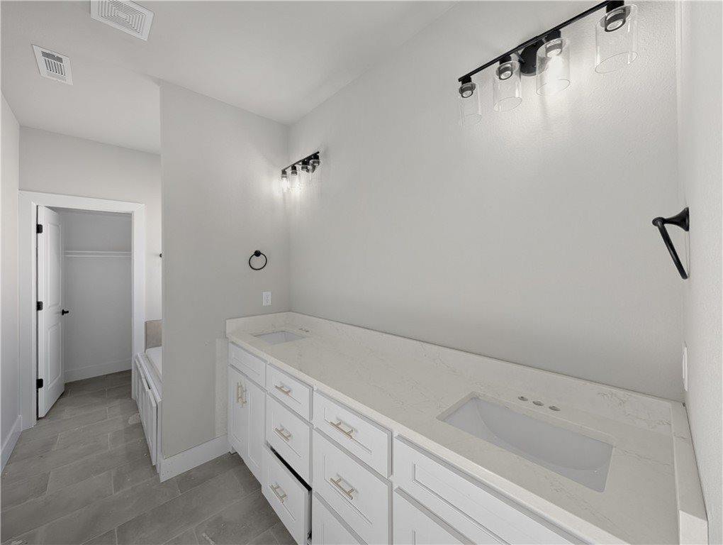 7775 Range Avenue, Springdale, AR 72762