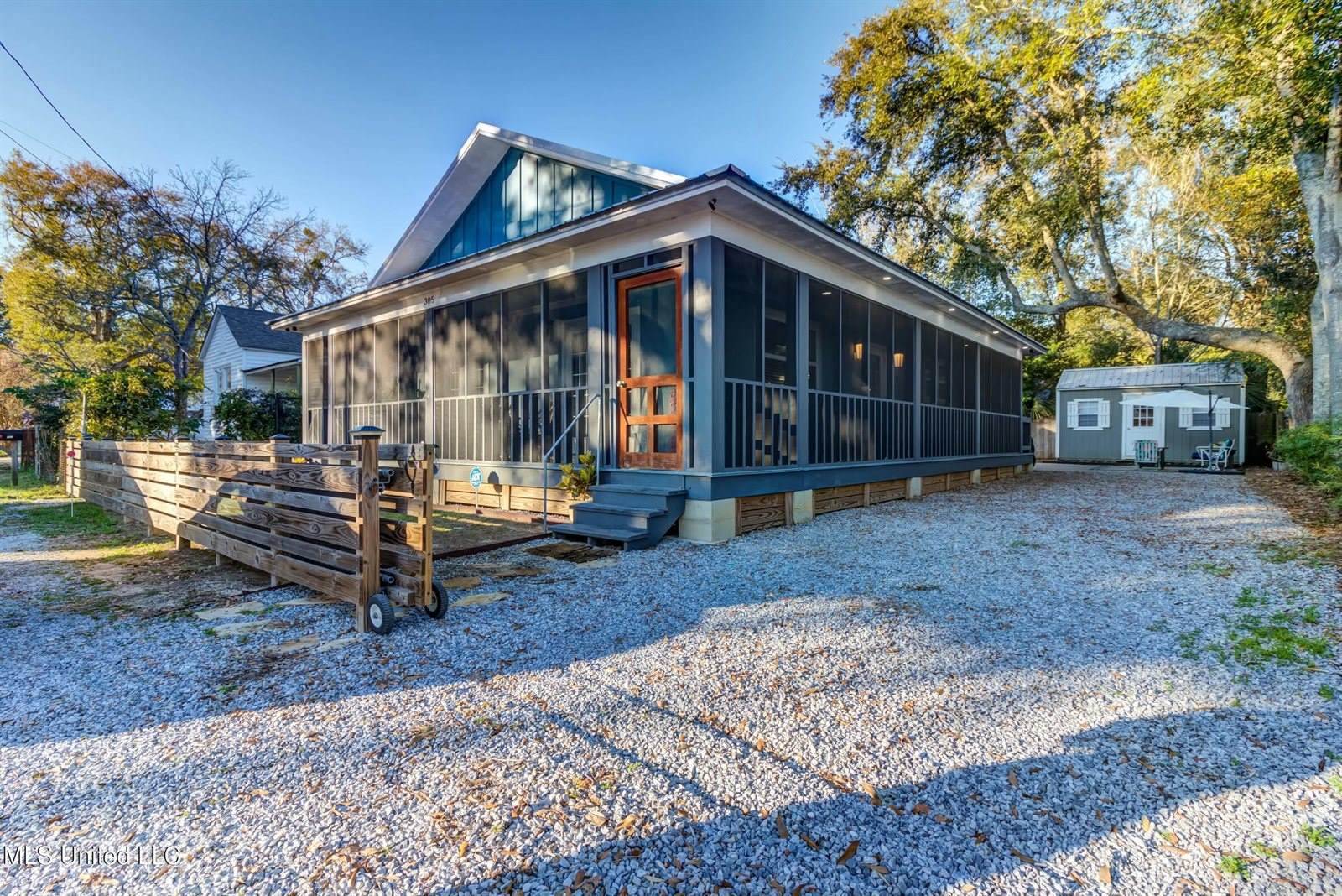 305 Ballentine Street, Bay Saint Louis, MS 39520