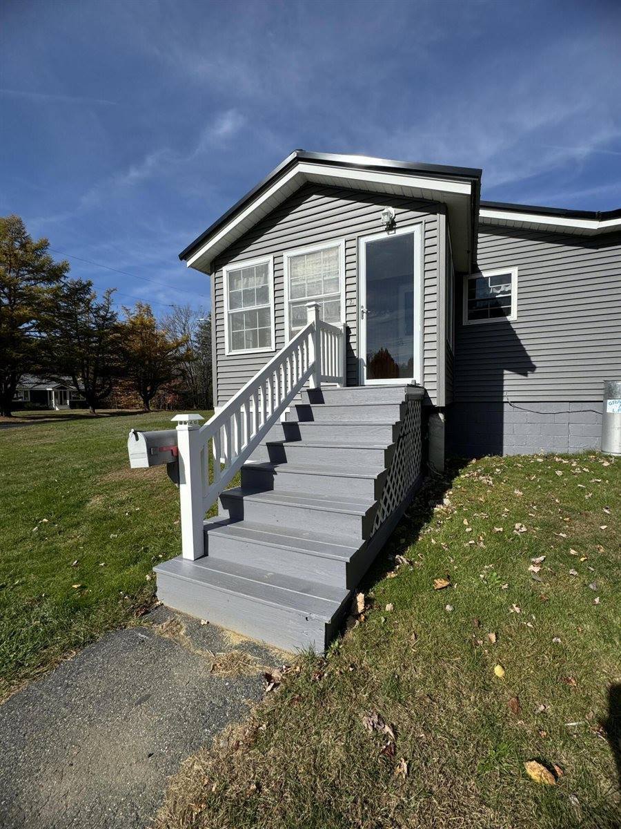 28 Stoddard Street, Milo, ME 04463