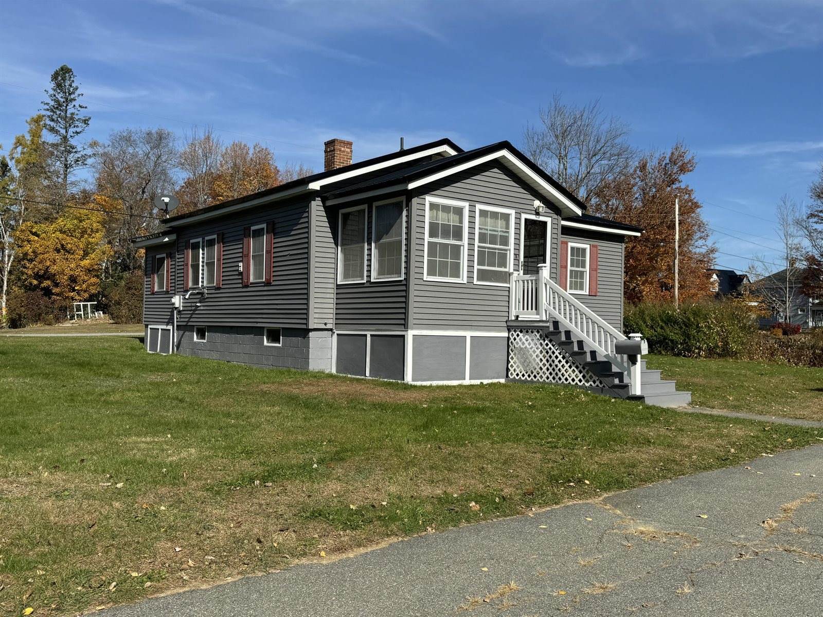28 Stoddard Street, Milo, ME 04463